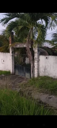 Terreno com dois chalés
