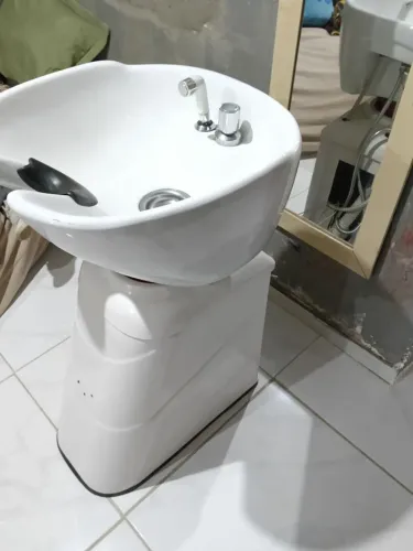Lavatório de louça para salão de beleza
