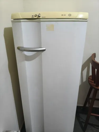 Geladeira Electrolux RE28 - Funcionando normalmente