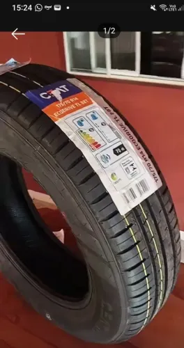 Dois pneus novo zero 