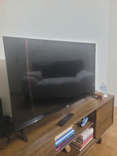 Smart TV TCL 43' apenas 3 meses de uso