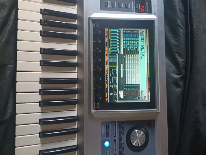 Teclado Roland Fanton g6