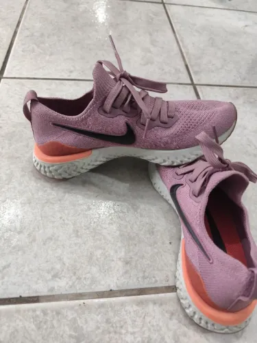 Tênis Nike feminino original Tam 35