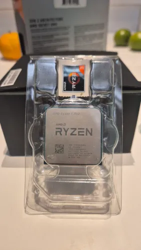 Processador AMD Ryzen 3 3100 3.6GHz (3.9GHz Turbo), 4-Cores 8-Threads, AM4, C/ COOLER