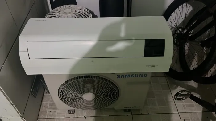 Ar-condicionado Samsung inverter 12 mil BTUs instalação inclusa.
