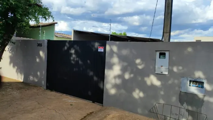 Aluguel por temporada - Casa mobiliada com 03 quartos, 02 banheiros e 8 camas.