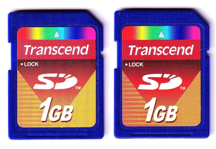 Dois cartões de memória de 1GB Transcend