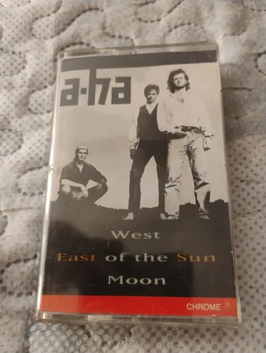 Fita Cassete A-HA East of The Sun, West of The Moon