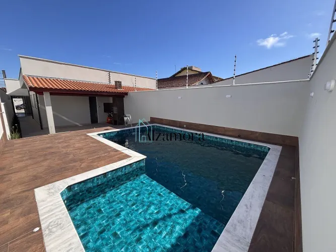 Casa com piscina a venda em Itanhaém, lado praia no Cibratel 2