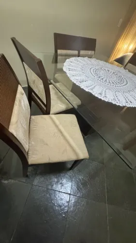 Mesa de jantar quadrada