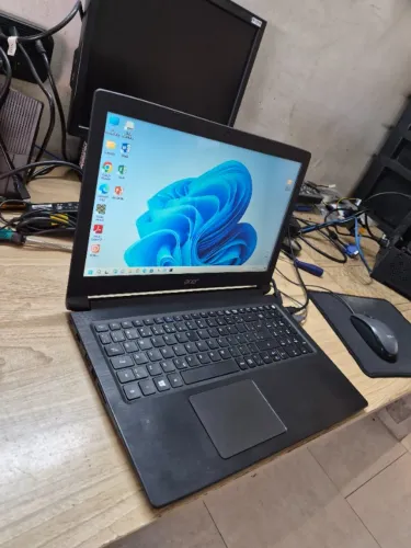 Notebook Acer i3 7a Geração 8 Gigas Memória DDR4 SSD 128 Gigas Windows 11 Formatado Somos