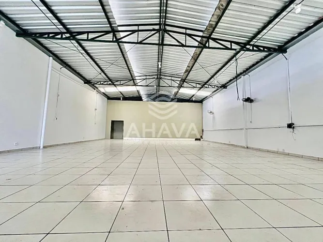 Galpão à Venda | 330m² Construídos | Bairro Céu Azul | 3 Vagas Cobertas
