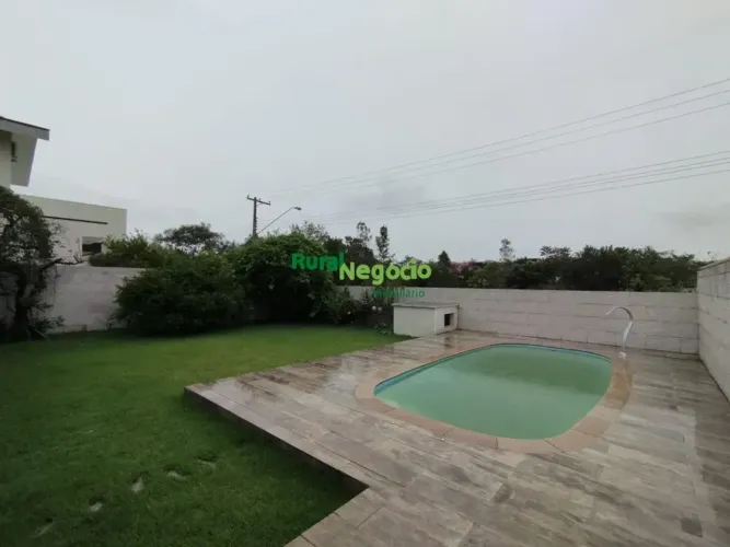 CASA EM CONDOMÍNIO FECHADO EM PINDAMONHANGABA-SP