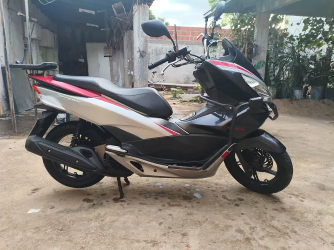 Vendo PCX 150 sport ou troca em Titan 160 ou Bros 160