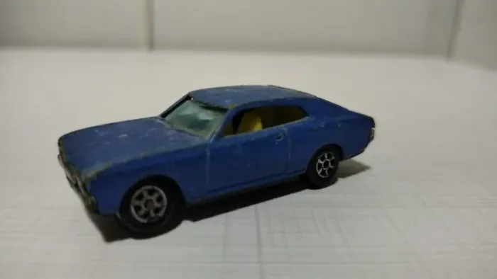 Carros Yatming 1/64