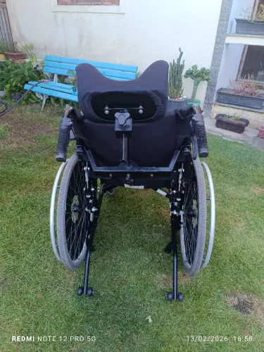VENDO CADEIRA DE RODAS ORTOMOBIL ARTICULADA