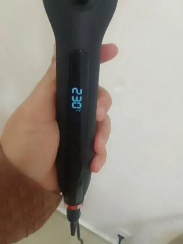 Prancha de cabelo (alisa muito bem) Esquenta rápido de 0 a 230°