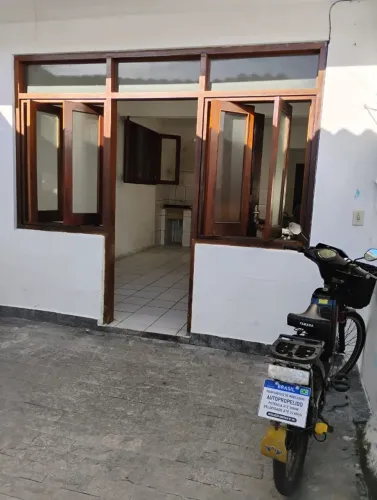 Alugo casa em Ubatuba no bairro Marafunda