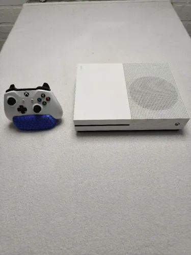 XBOX ONE S 1TB - 1 CONTROLE