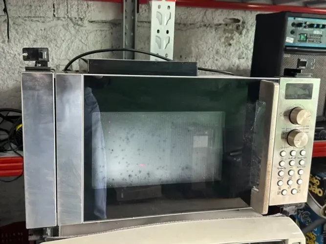 Micro-ondas de Embutir Franke 25L com Grill - R$ 200,00