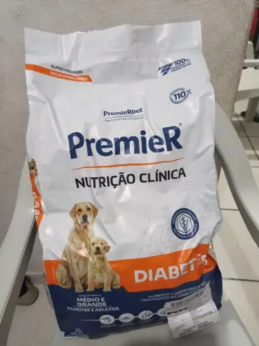 Ração para cachorros, Adultos e filhotes