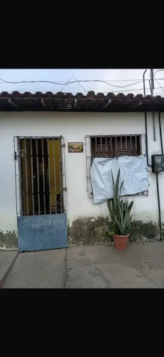 Vende-se uma casa na cidade Olimpica 67.000 mil telefone : *22/ *04
