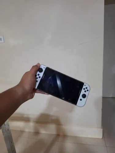 NINTENDO SWITCH OLED 64GB + 1 CONTROLE E ACESSORIOS