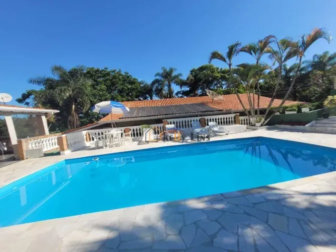 Excelente chácara, com escritura registrada 14.000m² com 02 casas, piscina, área gourmet c