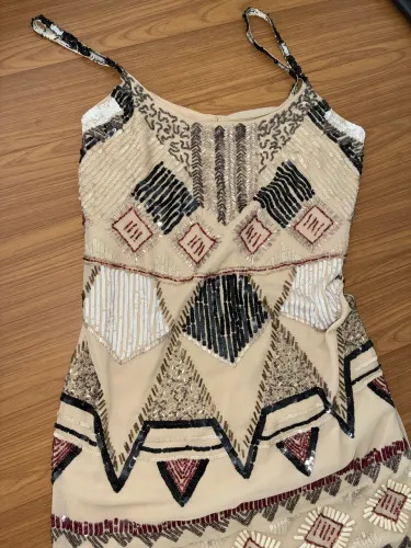 Vestido em pedras ZARA