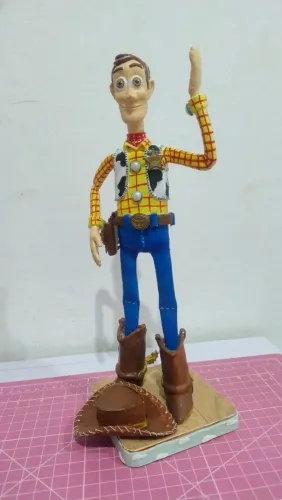 ESTÁTUA DO WOODY