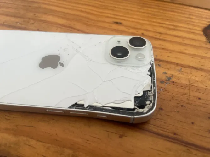 VENDE SE IPHONE 14 QUEBRADO - NÃO FAÇO ENVIO 