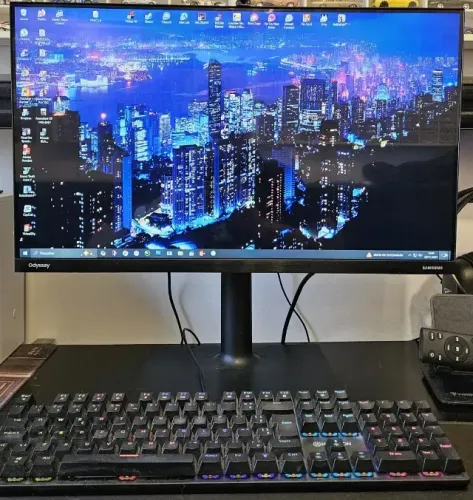 Monitor Gamer Samsung Odyssey G30 24 polegadas Full HD 144Hz 1ms Preto