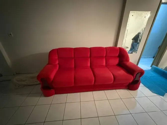 SOFA VERMELHO