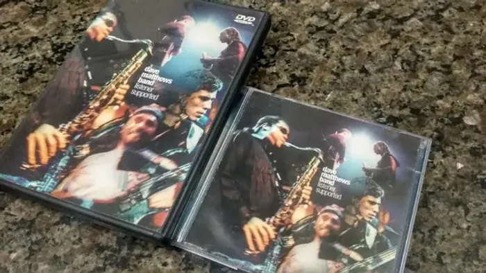 CD Duplo + DVD Ao vivo "Listener Supported" da Dave Matthews Band.