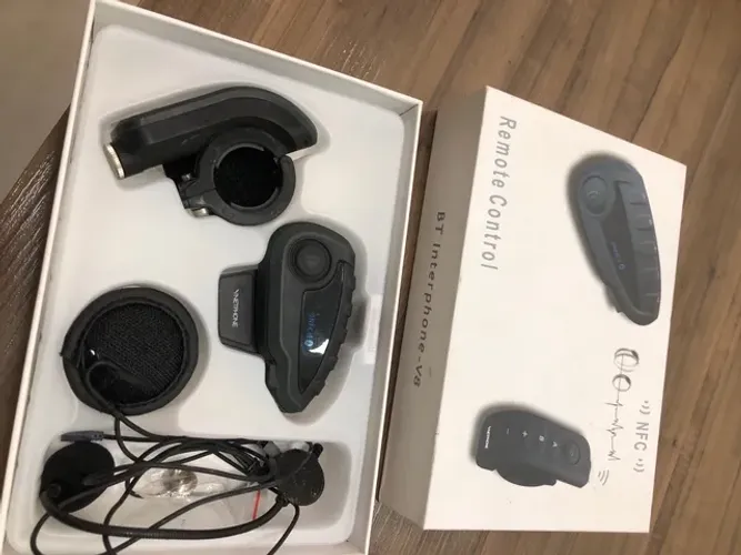 UNTERFONE V8 
