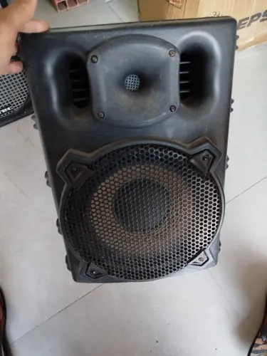 Caixas de som variadas