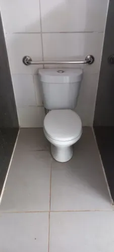 Barra de apoio para banheiro - Segurança e acessibilidade