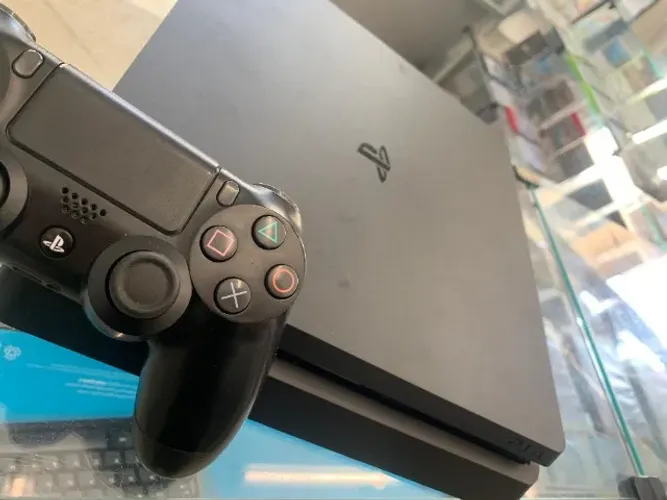 PlayStation 4 Slim 500GB - com garantia de 6 meses - aceito seu usado