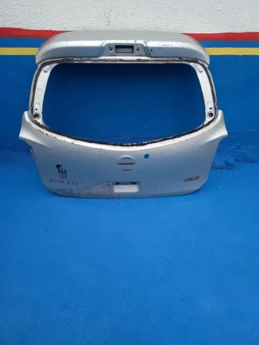 Tampa traseira etios