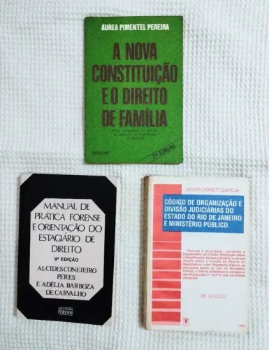 Livros A Nova Constituição/ Manual de Prática Forense/ Código de Organização e Divisão 