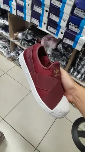 Tênis Adidas Slip On