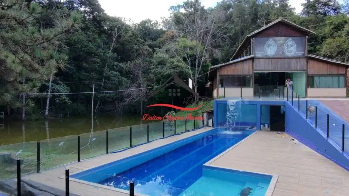 Sítio de Luxo à Venda - 3 Suítes, 4 Quartos, 5 Baías - Condomínio Nossa Fazenda, Esmeralda
