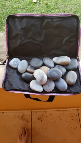 Pedras vulcânicas com bolsa térmica 