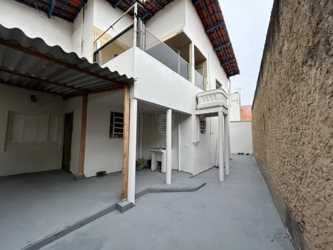 Casa a venda na Vila Joaquim Inacio em Campinas com duas residencias