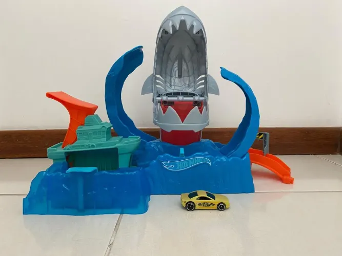 Pista Hot Wheels Robô Shark