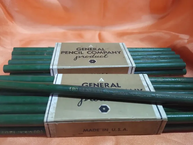 Lápis de Artista Desenho General's U.S.A 1207