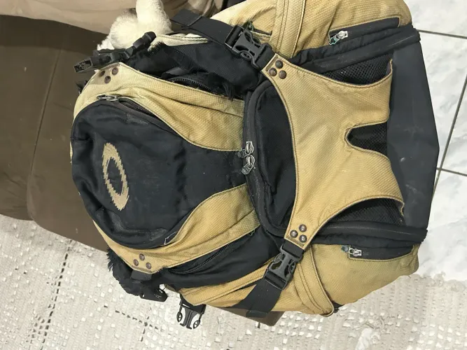 MOCHILA OAKLEY