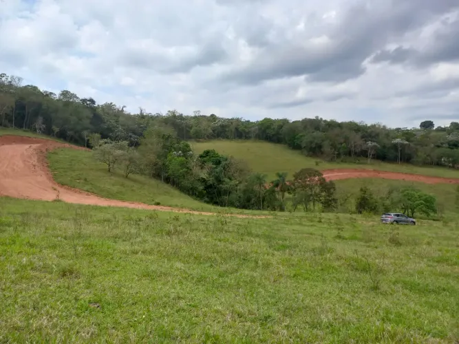 Viva cercado de verde! Terrenos em Atibaia com fácil acesso e tranquilidade