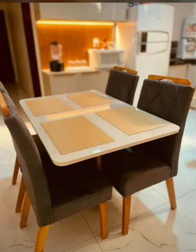 Mesa de Jantar 4 Cadeiras