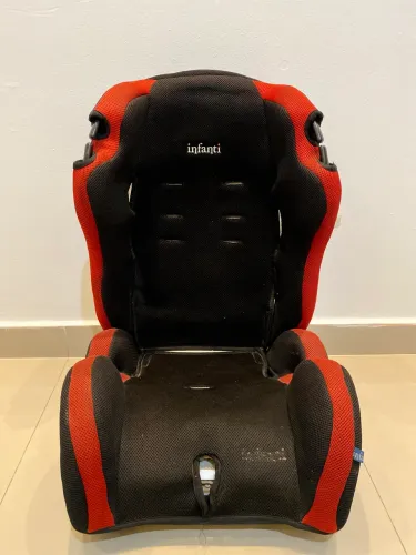 Cadeirinha que vira assento 2 em 1